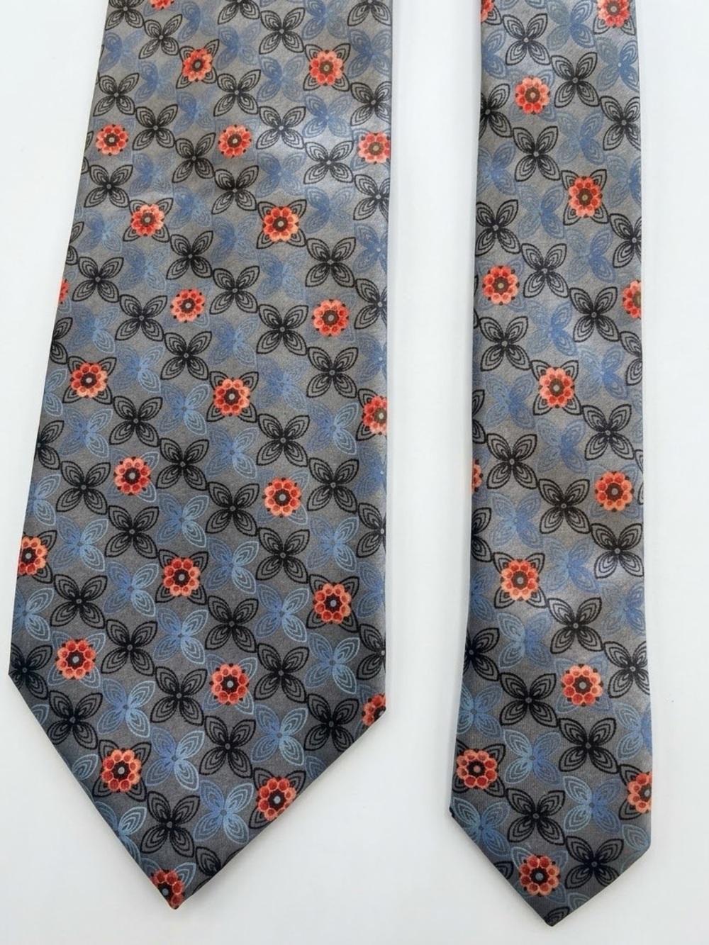 Ermenegildo Zegna 100% Silk Tie - Silver with Blue Floral Medallion